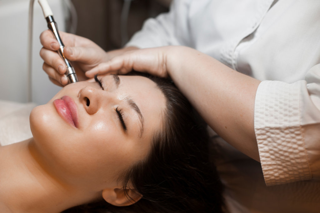 What Is Microneedling